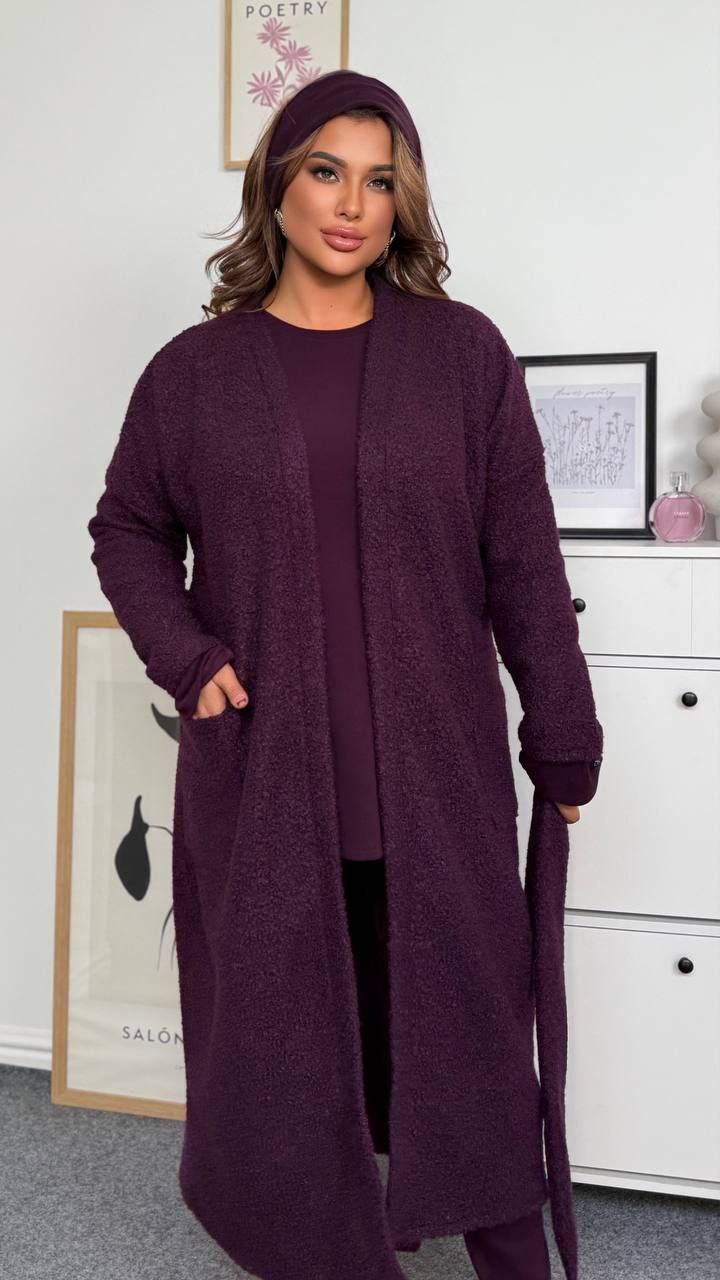 Знижка!!Кардиган - пальто 
Тканина : еко баранчик  на флісі ( гарно тягнеться )
Довжина  : 140 см
Довжина рукава : 76 см .