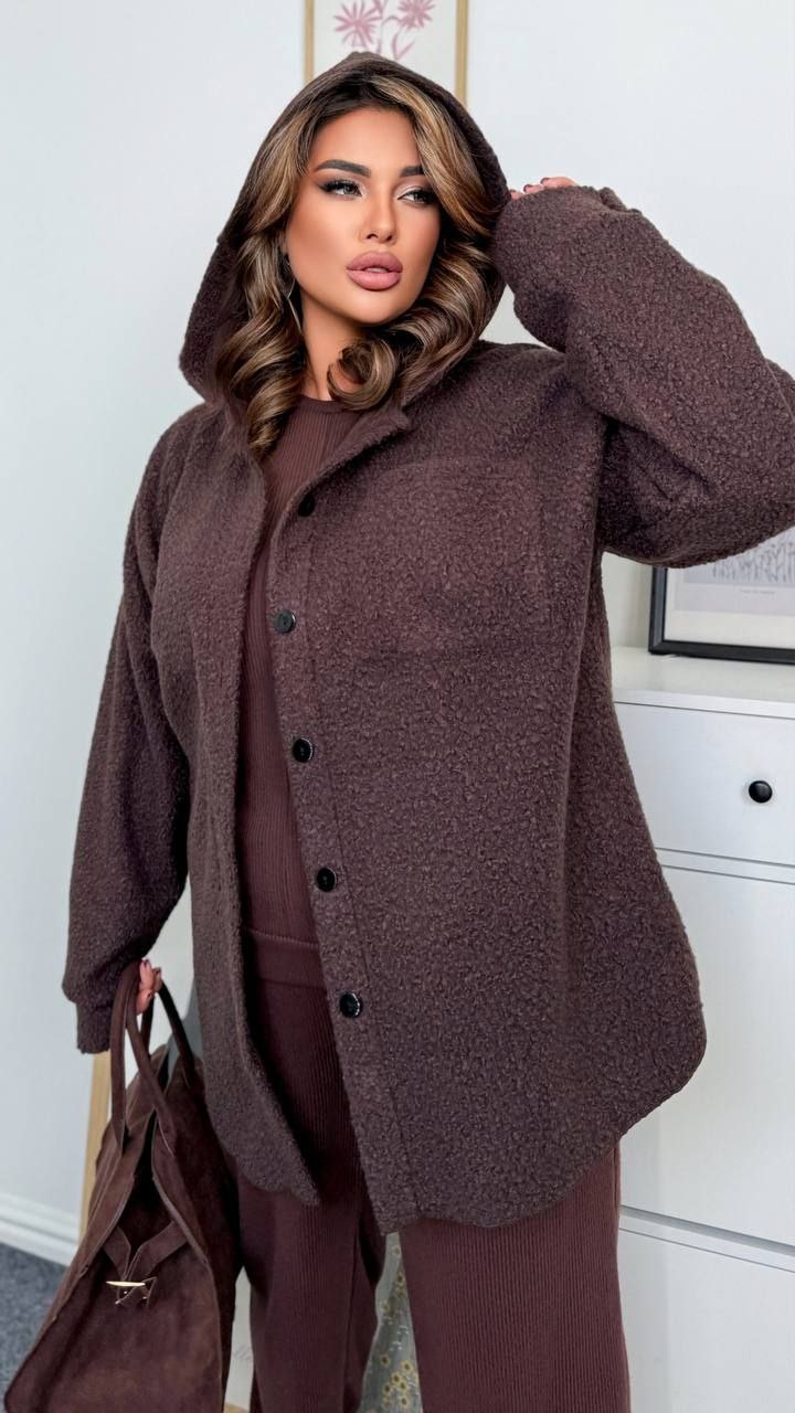 Сорочка 
Тканина : баранчик  на флісі ( гарно тягнеться )
Довжина  : 84 см
Довжина рукава : 80 см .
Тепла сорочка на холодну пору , на ґудзиках , з капюшоном