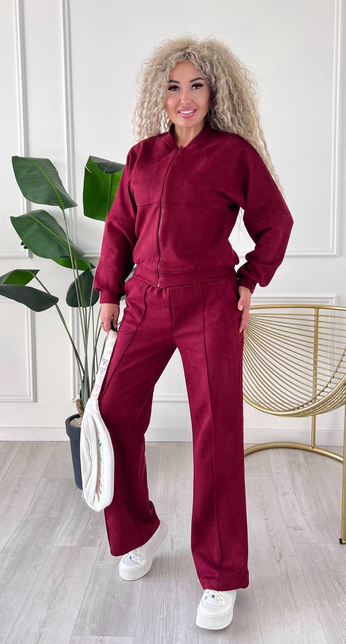 Костюм у стилі Zara 🌸🌸🌸
Тканина : замш
Кольори: моко, чорний, бордовий, графітовий, шоколад,