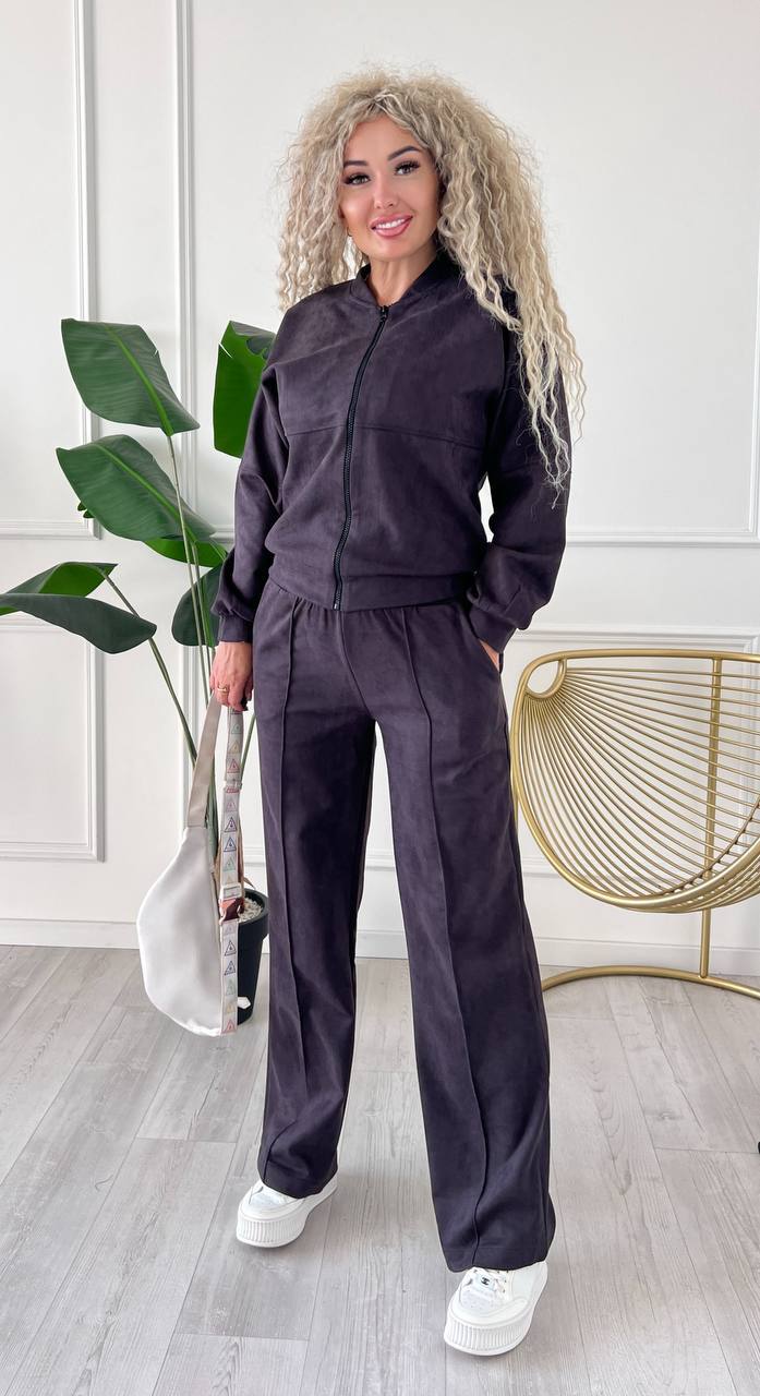 Костюм у стилі Zara 🌸🌸🌸
Тканина : замш
Кольори: моко, чорний, бордовий, графітовий, шоколад,