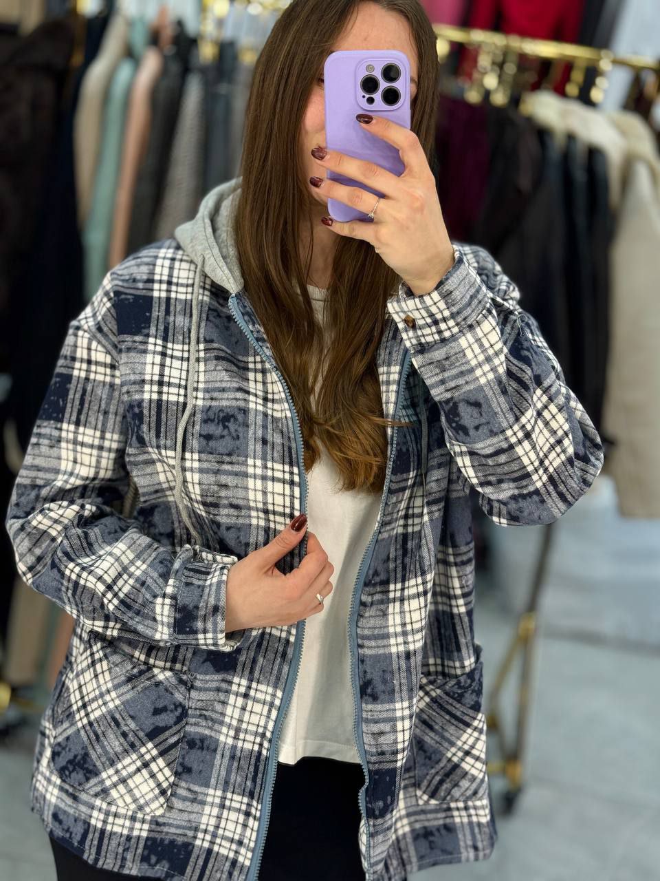 Тепла жіноча сорочка на хутрі, з капюшоном 
Тканина: байка на хутрі 
Кольори в асортименті