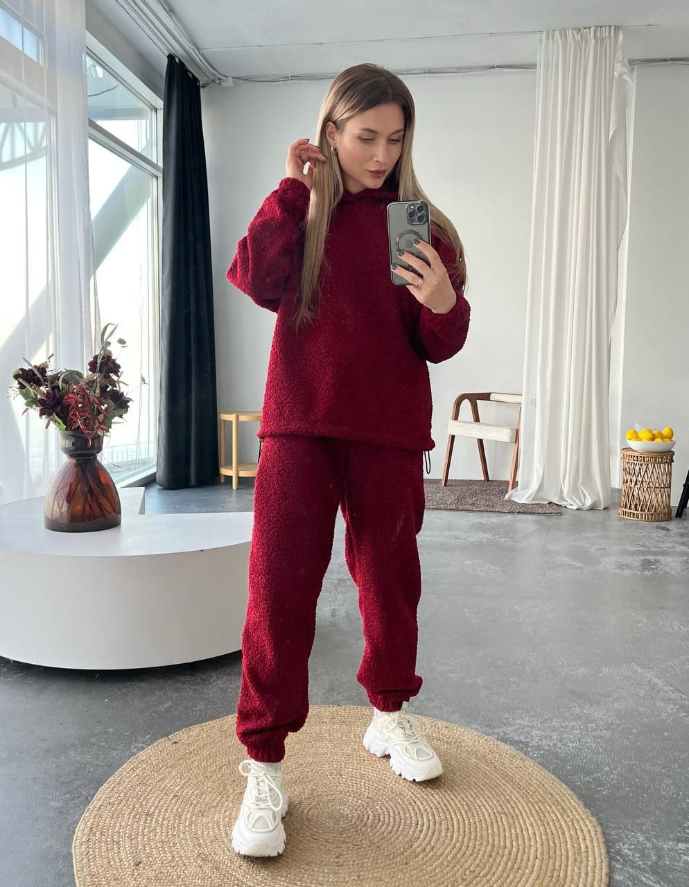 ♥️BLACK FRIDAY♥️
Теплий стильний костюм. 
Кофта з капюшоном, з боків на кулісці , штани з боковими кишенями, на резинці внизу
Тканина: баранець на флісі (Туреччина), дуже гарної якості.