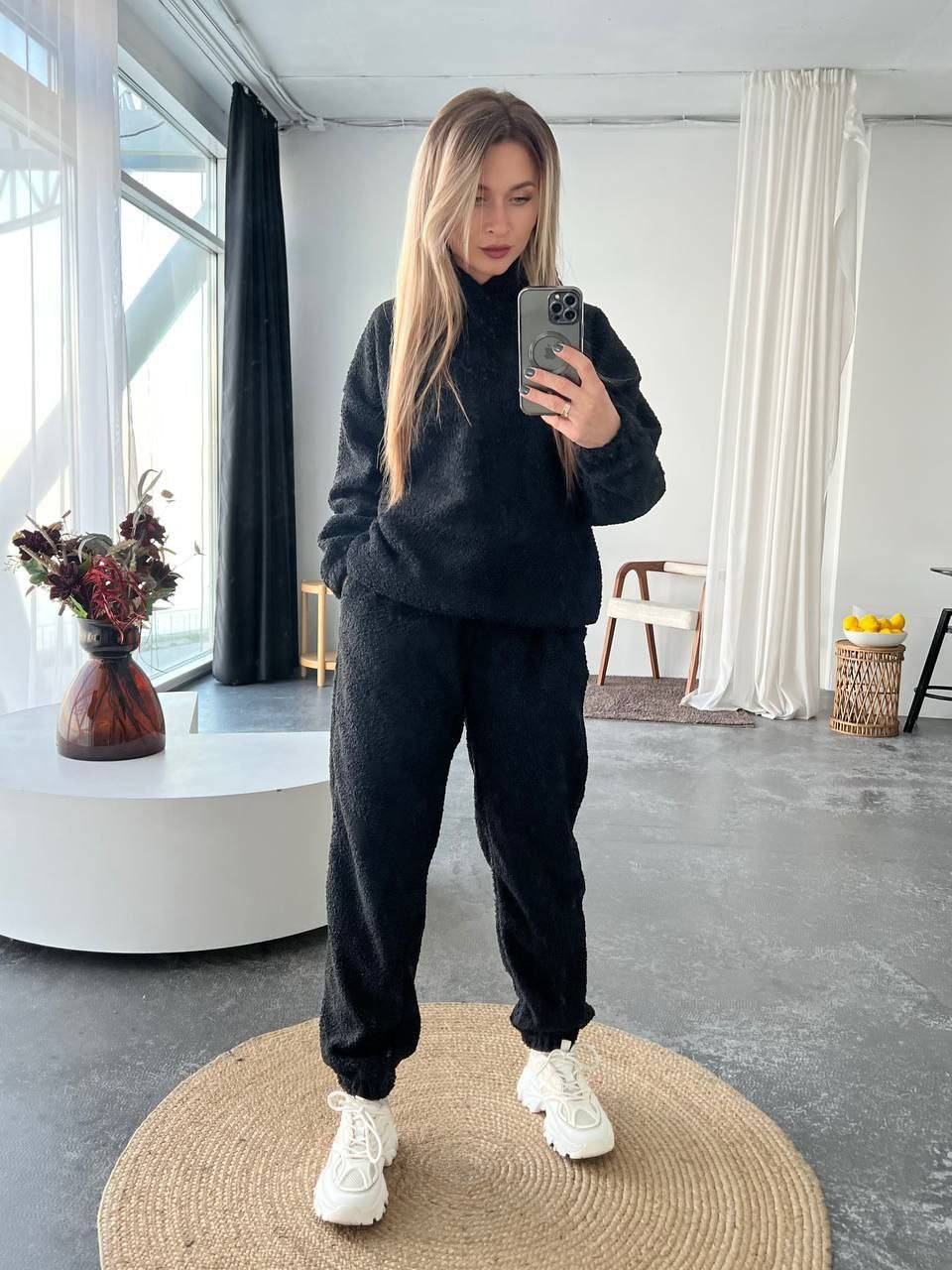 ♥️BLACK FRIDAY♥️
Теплий стильний костюм. 
Кофта з капюшоном, з боків на кулісці , штани з боковими кишенями, на резинці внизу
Тканина: баранець на флісі (Туреччина), дуже гарної якості.