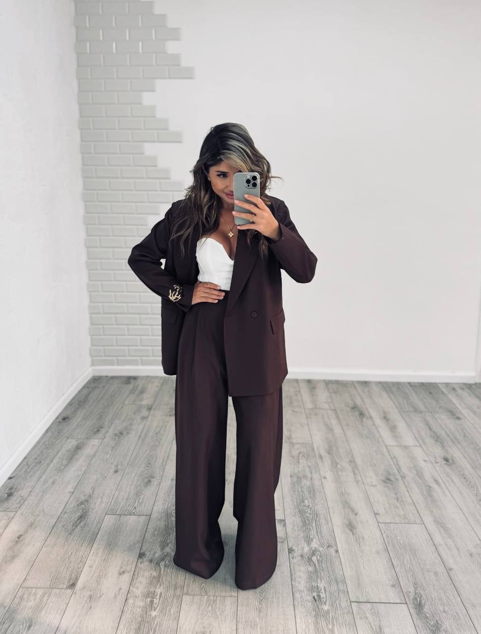 Розпродаж Костюм оверсайз
ВЕСНЯНІ ЗНИЖКИ
Костюм класичний🤎🖤
Тканина: костюмка класу люкс 
Піджак йде на підкладці + є плечики, брюки палаццо застібаються на потайну блискавку. Відміна якість🔥

📌Заміри на мод.061
42-44
Обʼєм грудей до 104 см.
Довжина рукава - 60 см.
Довжина піджака - 70 см.
Обʼєм талії - 70 см. 
Обʼєм стегон - 90-97 см.
Довжина штанів - 108 см.
46-48
Обʼєм грудей до 112 см.
Довжина рукава - 61 см. 
Довжина піджака - 72 см.
Обʼєм талії - 75 см.
Обʼєм стегон - 96-105 см.
Довжина штанів - 108 см.
Артикул: GARNA-674956