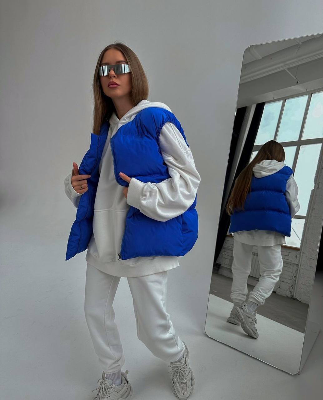 Суперрозпродаж Жилетка стьобана
🔝СуперАкційна Ціна🔝
Кольори: Барбі, Електрик, Чорний, Графіт
➡️Мод. 4040
➡️Розміри: 42/44, 46/48
➡️Тканина: якісна плащівка Еммі, наповнена густим сінтепоном (200 )
Артикул: GARNA-775527