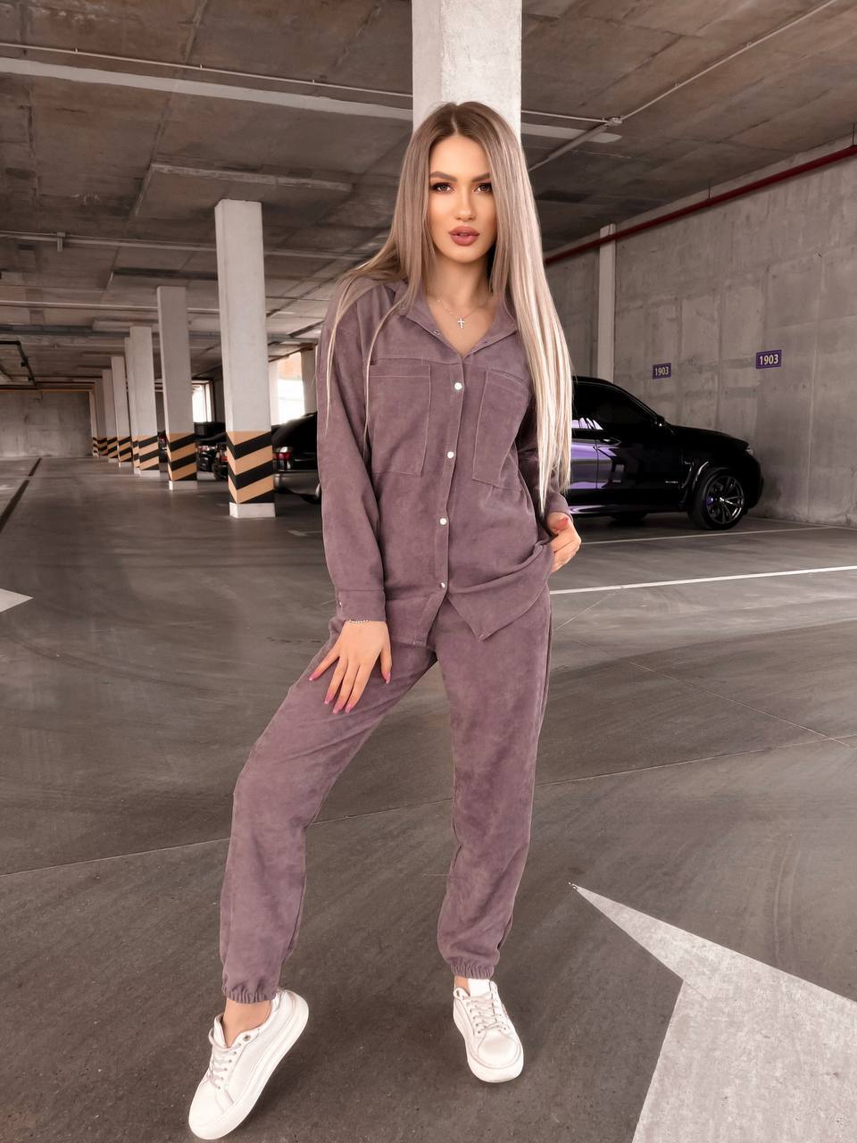 Мікровельветовий костюм
Вельветовий брючний костюм :
сорочка на кнопках, рукава на манжетах;
штани з кишенями, з простроченим поясом, низ на резинці
Артикул: GARNA-679664