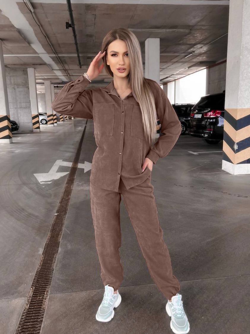 Мікровельветовий костюм
Вельветовий брючний костюм :
сорочка на кнопках, рукава на манжетах;
штани з кишенями, з простроченим поясом, низ на резинці
Артикул: GARNA-642188