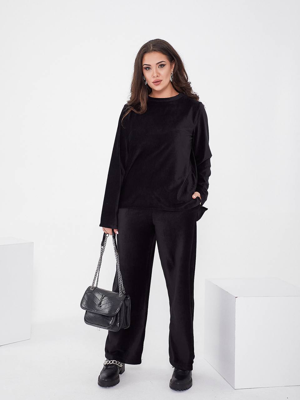 акція Велюровий костюм
Костюми велюру рубчик- туніка та штани палаццо
Артикул: GARNA-720179