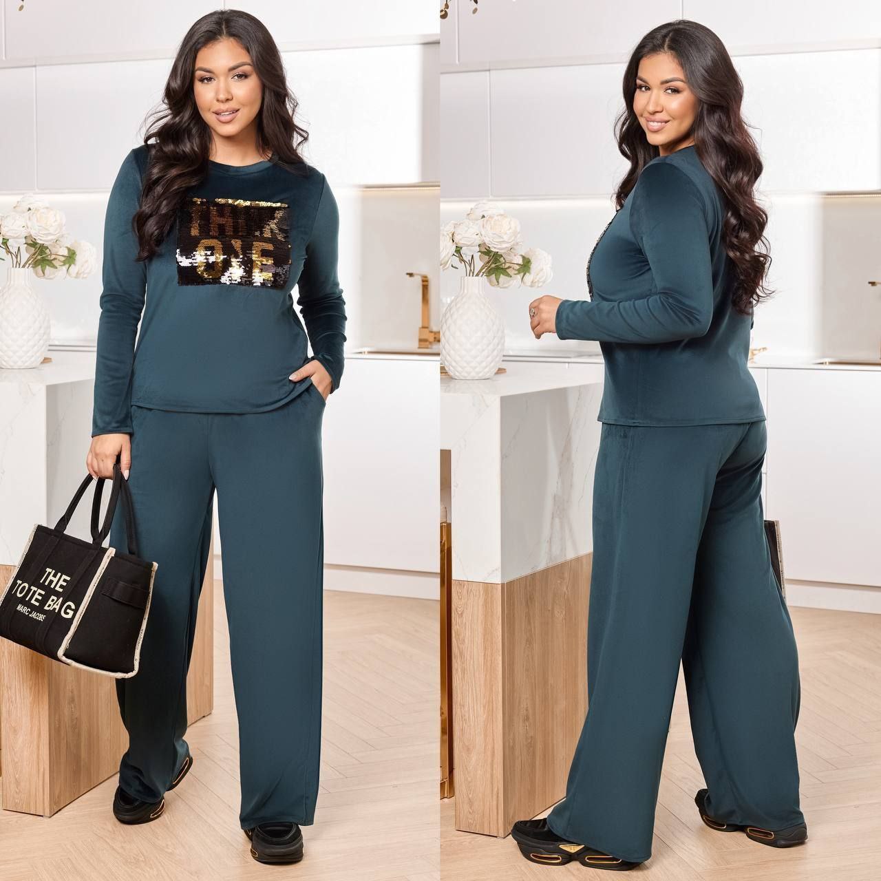 Костюм велюр
Костюм двійка Мод №051  
Тканина костюма  : велюр  ( гарна розтяжність )
Довжина кофти : 62 см.
Довжина рукава : 62 см. ( від горловини )
Довжина штанів : 112 см 
Стильний костюм , штани кілоти , з високою посадкою , бічні кишені , пояс на гумці . Кофта прямого покрою , якісна нашивка з паєтки .
Артикул: GARNA-192390