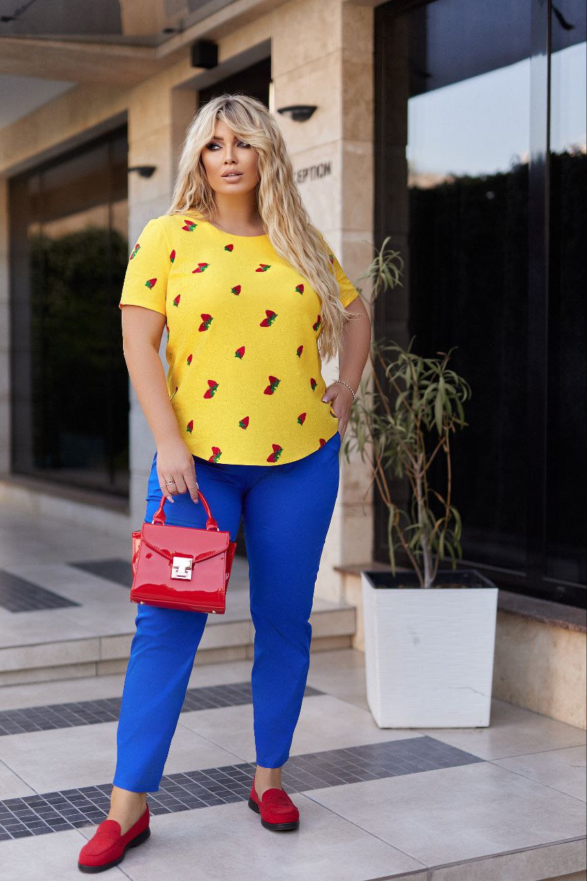 ЗНИЖКИ Костюм з льону
Костюм арт 957 вд
Тканина:Верх: Льон з вишитими полуницями.
Брюки: Коттон, має стрейч.
Артикул: GARNA-443652