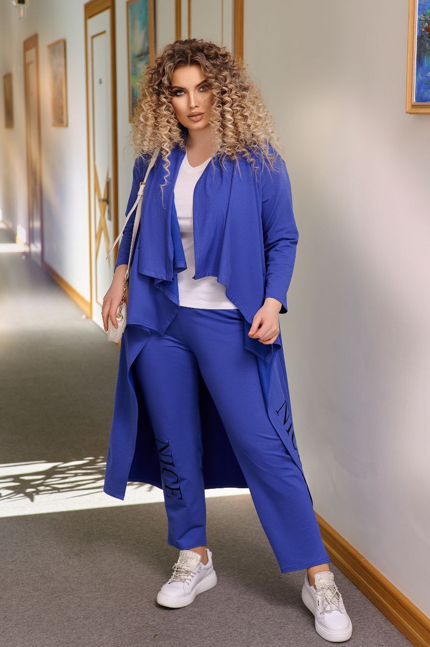 ЗНИЖКИ Костюм двонитка
Костюм 226вд
Тканина:
Двухнитка гарної якості не кошлатиться + декоровано апплікацією.
Артикул: GARNA-263884