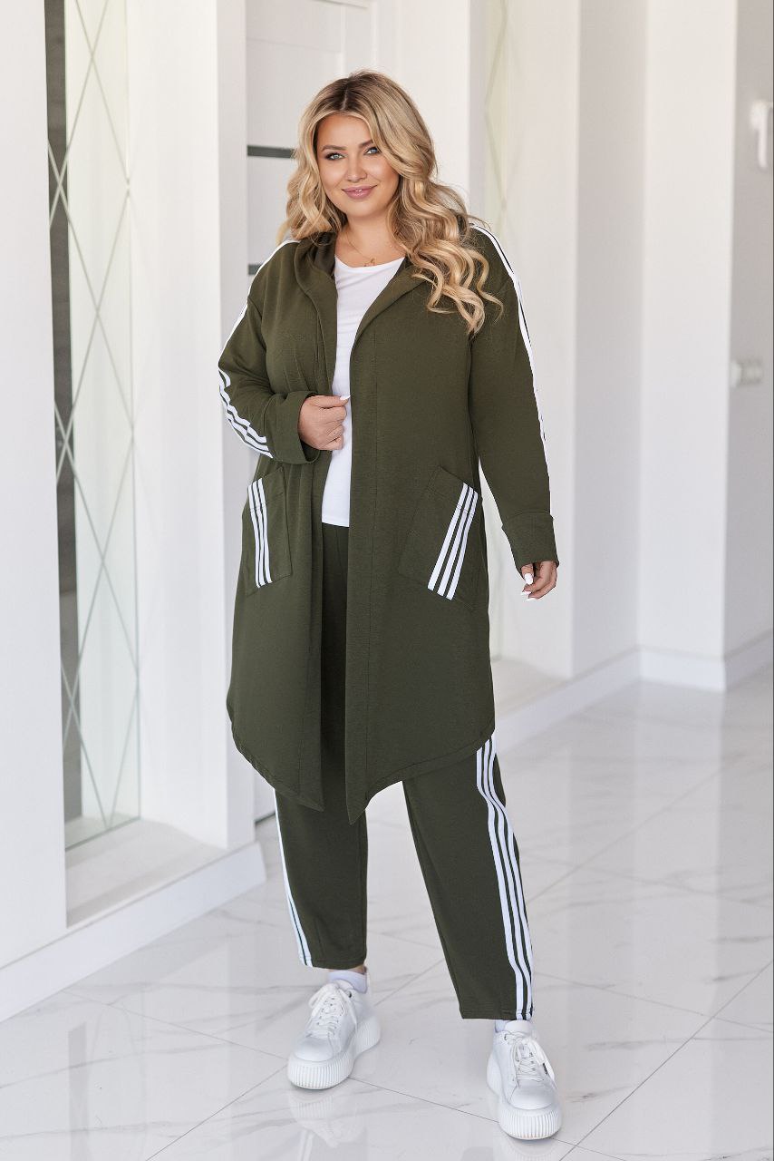 ЗНИЖКИ Костюм двонитка
Костюм 328вд
Тканина:    
Двухнитка  гарної  якості  + віскоза футболка  + лампаси.
Артикул: GARNA-803517