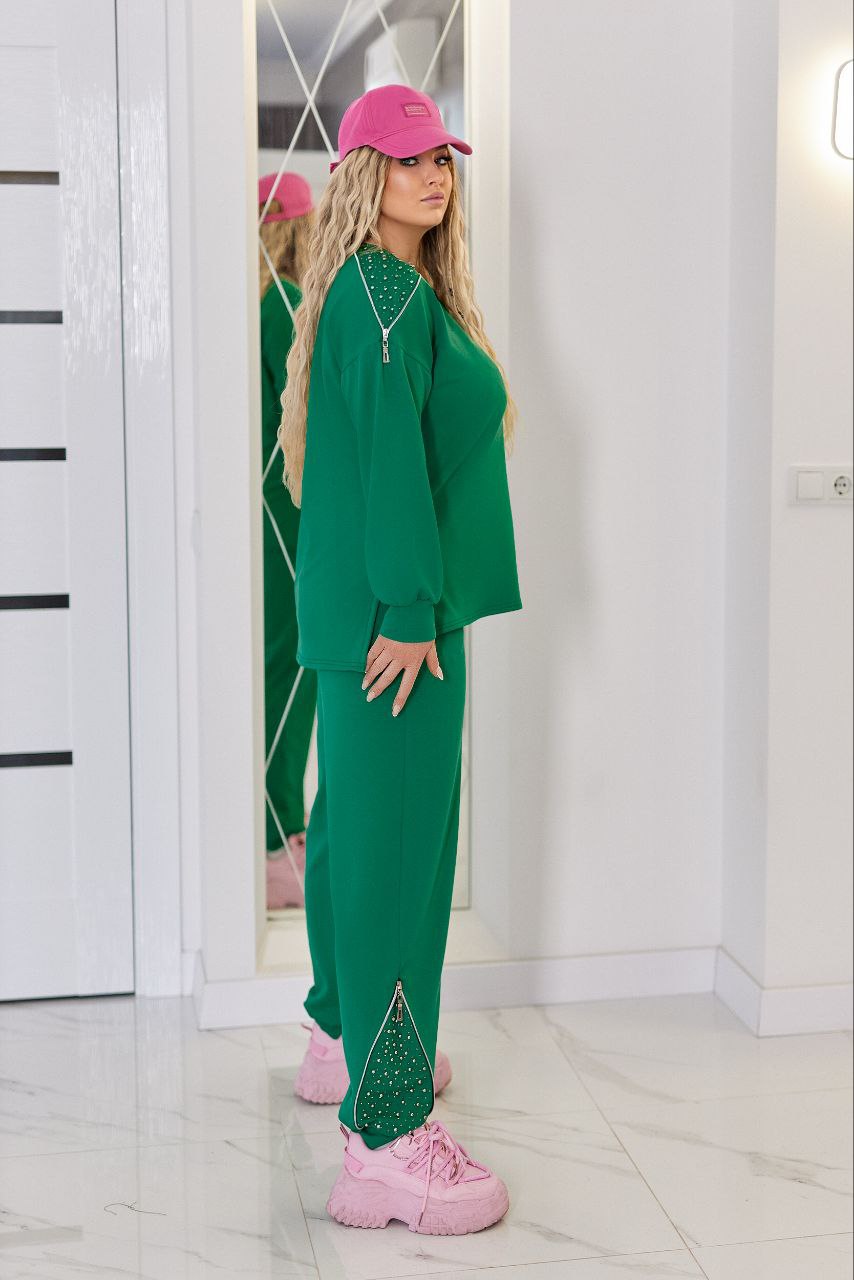 ЗНИЖКИ Костюм двонитка
Костюм 317 вд
Тканина:
Тканина:
Двухнитка гарної якості +  прикраса з стразами та перлинами..
Артикул: GARNA-714166