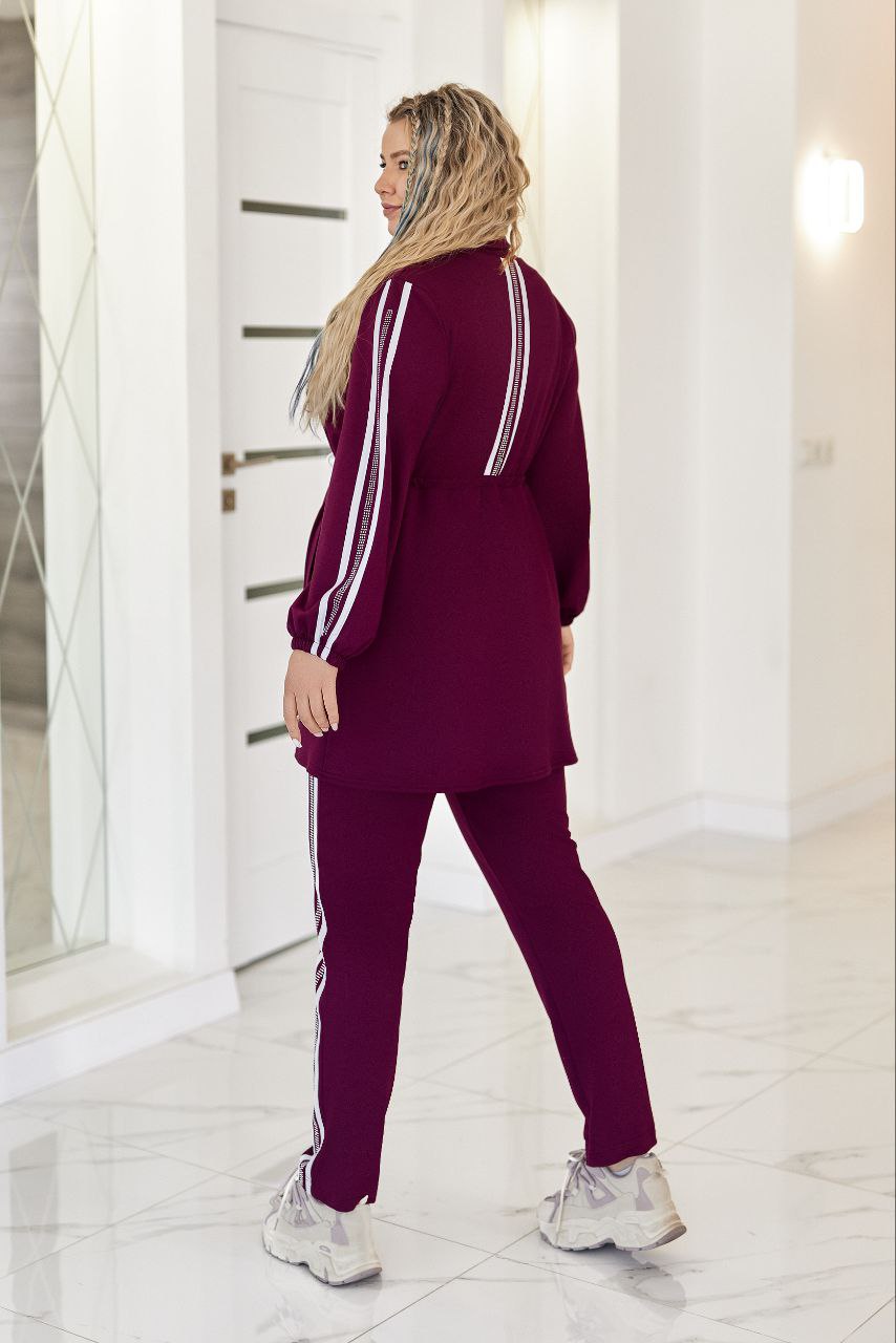 ЗНИЖКИ Костюм кардіган і штани
Костюм 323вд
Тканина:
Двухнитка + лампаси + стрази.
Артикул: GARNA-659177