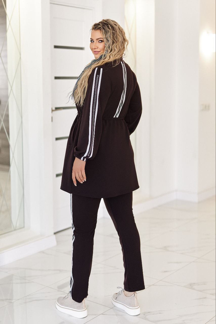 ЗНИЖКИ Костюм кардіган і штани
Костюм 323вд
Тканина:
Двухнитка + лампаси + стрази.
Артикул: GARNA-525416